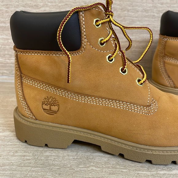 TIMBERLAND UEC Boys Size 2 Classic Waterproof Boots Wheat Lace-up non-marking - Picture 6 of 12